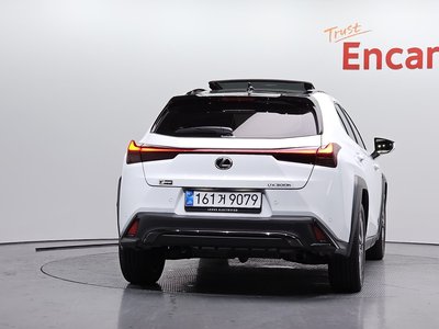 LEXUS UX - 4