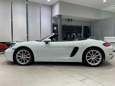 2017 Porsche 718 缩略图 24