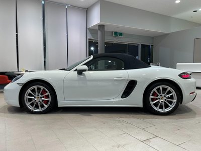 2017 Porsche 718 缩略图 11