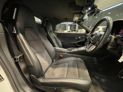 2017 Porsche 718 缩略图 32