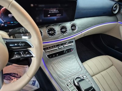 MERCEDES-BENZ E-CLASS - 10