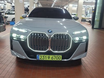 BMW I7 - 2