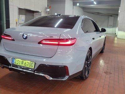 BMW I7 - 4
