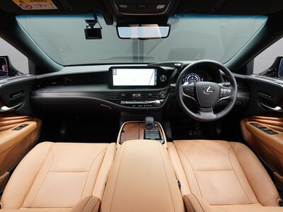صورة 5 لـ 2021 Lexus LS