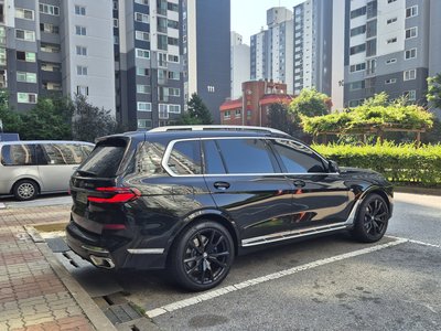صورة 3 لـ 2025 BMW X7
