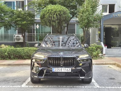 صورة 1 لـ 2025 BMW X7