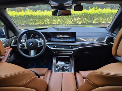 صورة 5 لـ 2025 BMW X7