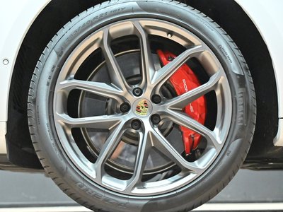 PORSCHE MACAN - 2