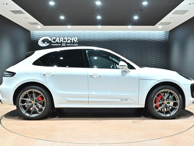 PORSCHE MACAN - 10