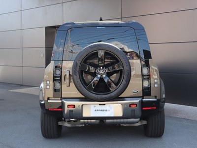 LAND ROVER DEFENDER - 9