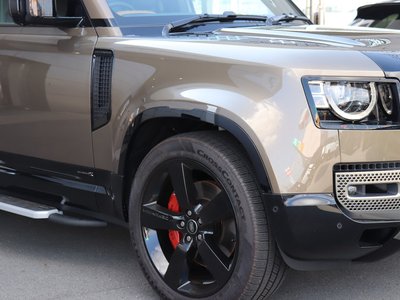 LAND ROVER DEFENDER - 7