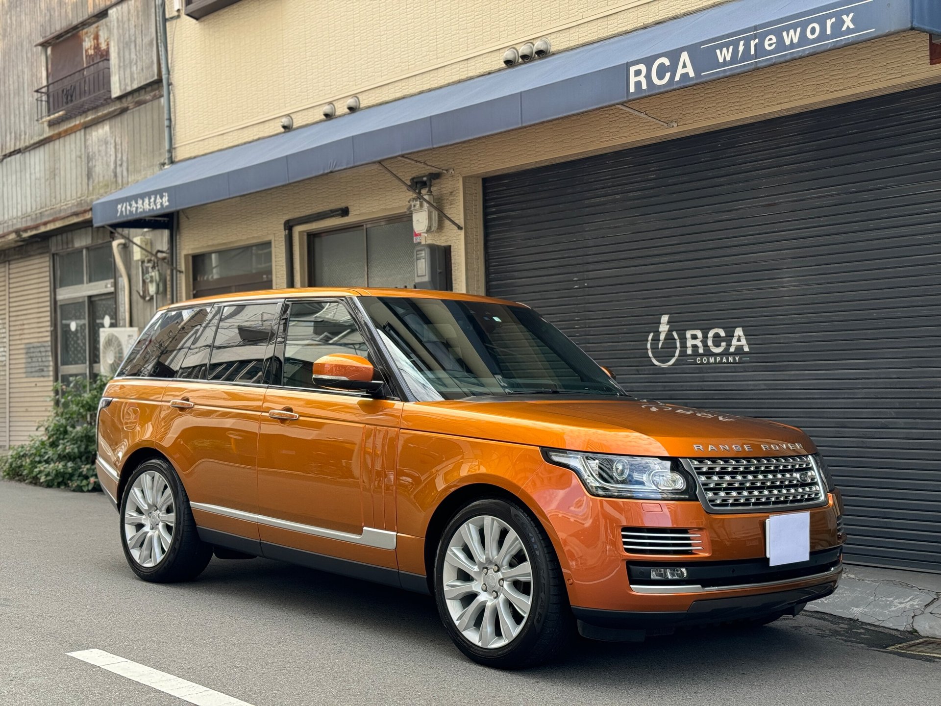 LAND ROVER RANGE ROVER - View 1