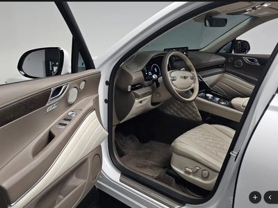 صورة 10 لـ 2023 Genesis GV80