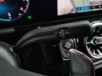 MERCEDES-BENZ GLA - 9