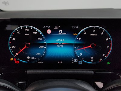 MERCEDES-BENZ GLA - 8