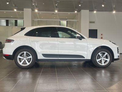 PORSCHE MACAN - 5