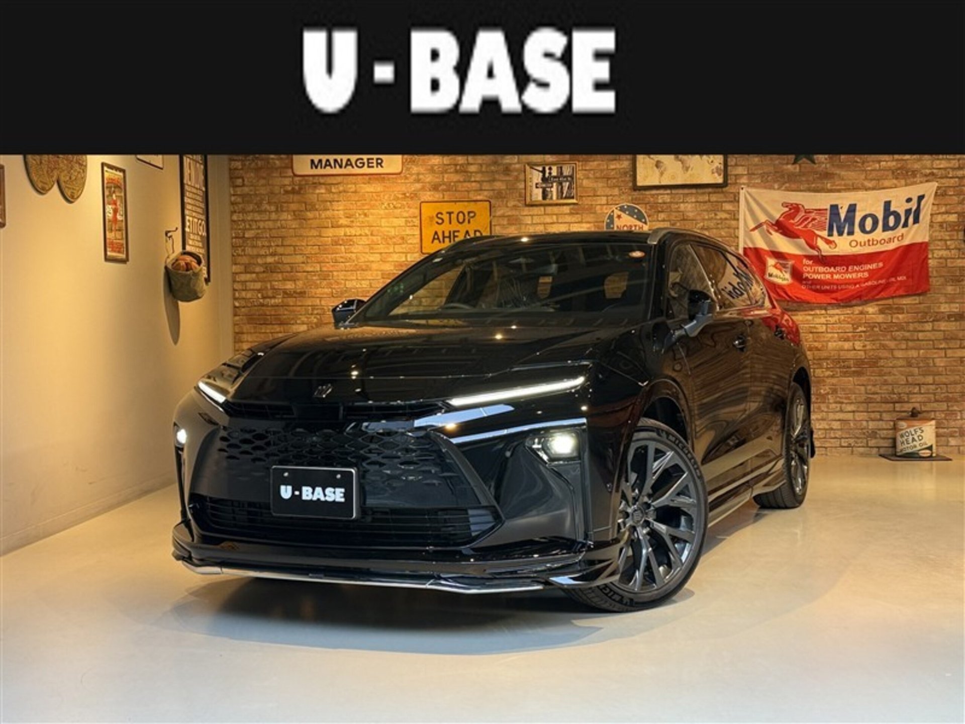 TOYOTA CROWN ESTATE - View 1