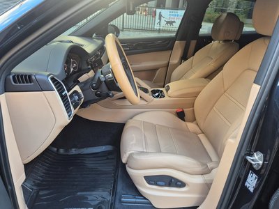 PORSCHE CAYENNE - 10