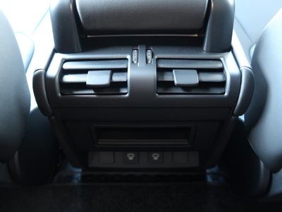 LAND ROVER DEFENDER 2024 thumbnail 58