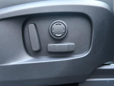 LAND ROVER DEFENDER 2024 thumbnail 9