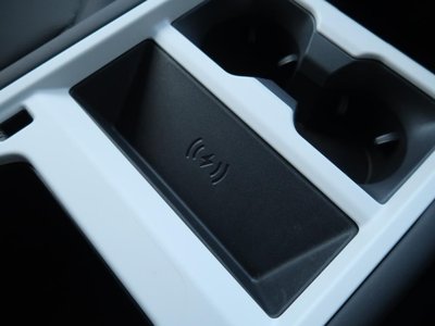 LAND ROVER DEFENDER 2024 thumbnail 8