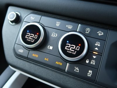 LAND ROVER DEFENDER 2024 thumbnail 16