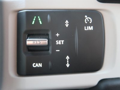 LAND ROVER DEFENDER 2024 thumbnail 14