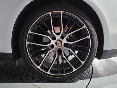 PORSCHE PANAMERA - 8