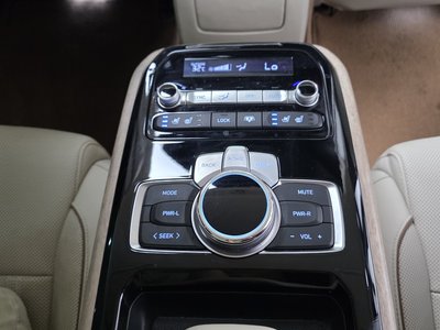 2020 Genesis G90 — миниатюра 25