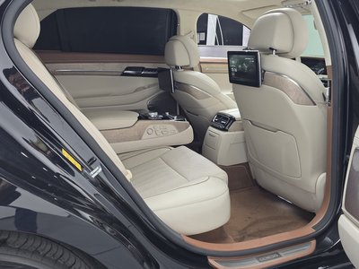 2020 Genesis G90 — миниатюра 17