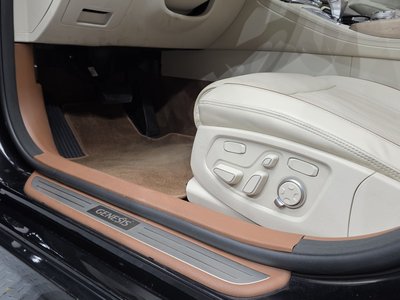 2020 Genesis G90 — миниатюра 33