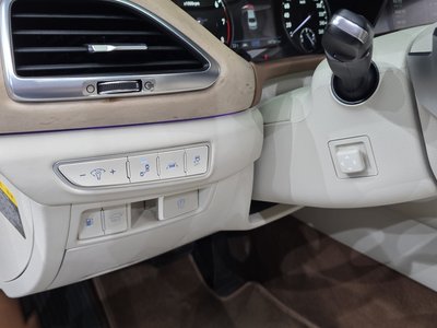 2020 Genesis G90 — миниатюра 27