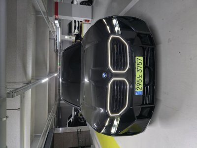 2025 BMW XM photo 2