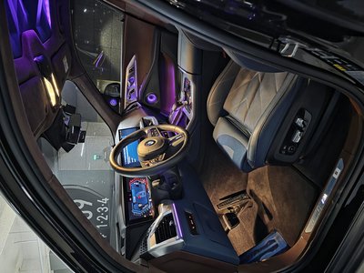2025 BMW XM photo 10