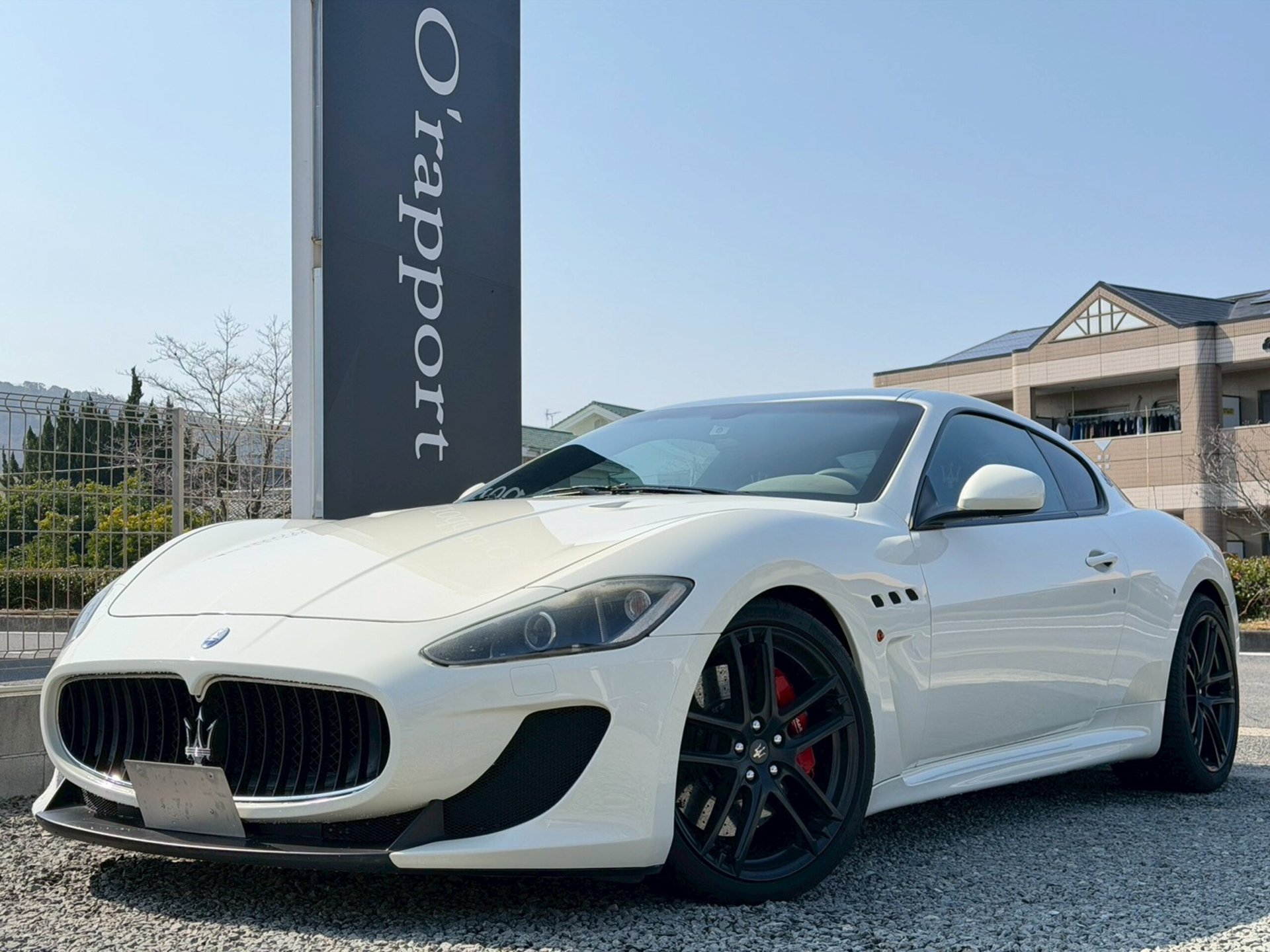 MASERATI GRANTURISMO - View 1