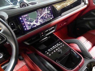 صورة 9 لـ 2024 Porsche CAYENNE