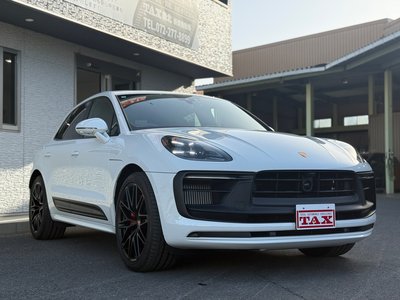 PORSCHE MACAN - 4