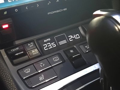 2012 Porsche 911 thumbnail 11