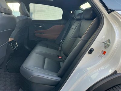 TOYOTA CROWN CROSSOVER - 8