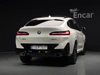 صورة 4 لـ 2024 BMW X4
