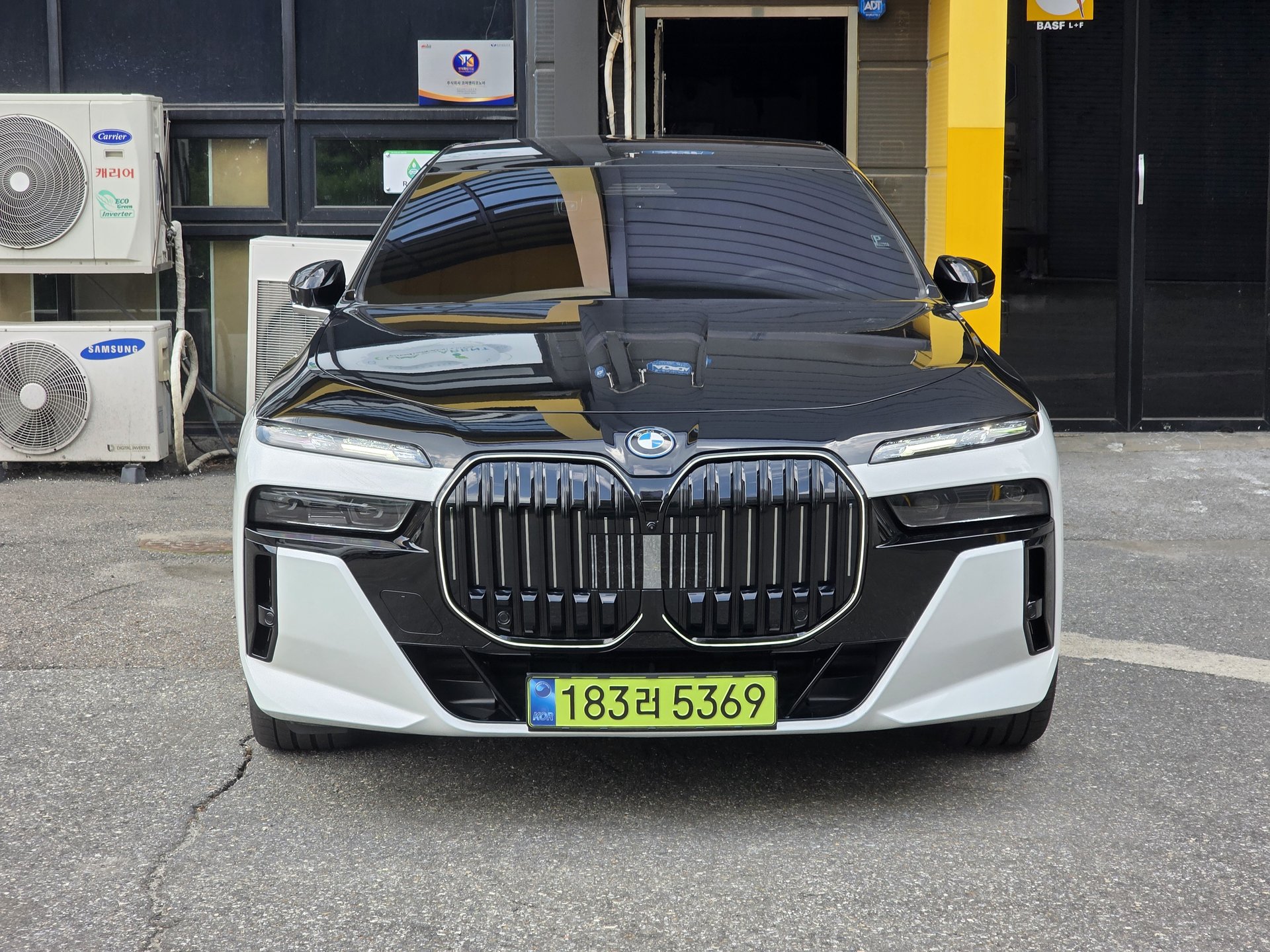 BMW 7 SERIES - View 1