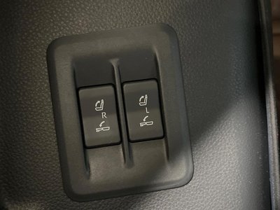TOYOTA LAND CRUISER 250 - 8