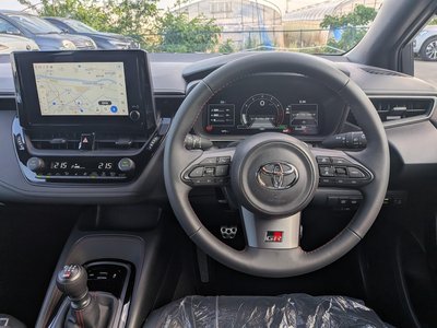 2025 Toyota GR COROLLA — миниатюра 25