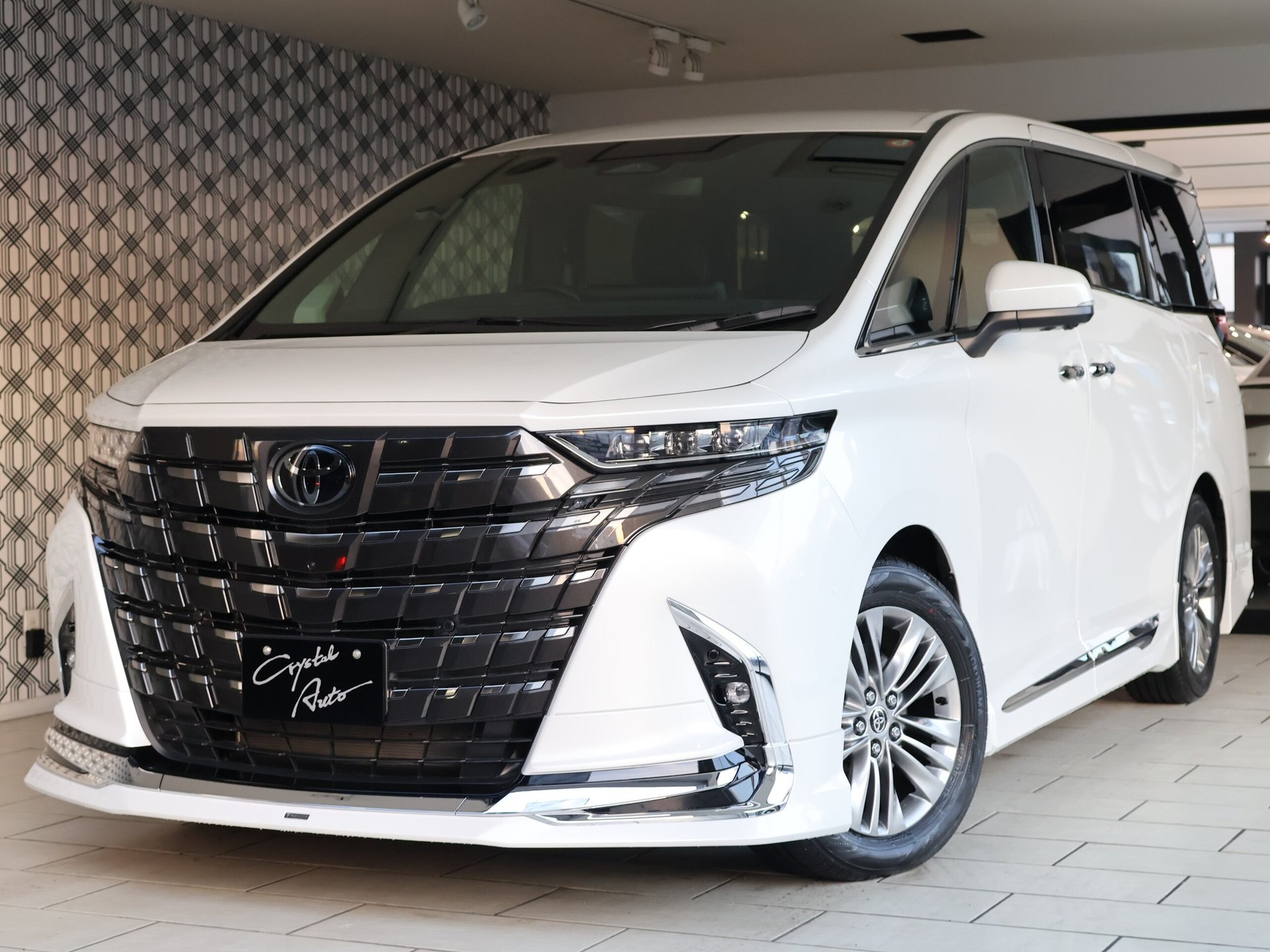 TOYOTA ALPHARD - View 1