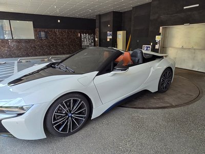 BMW I8 - 1