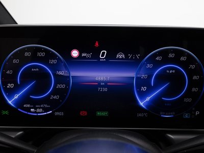 MERCEDES-BENZ EQE - 8