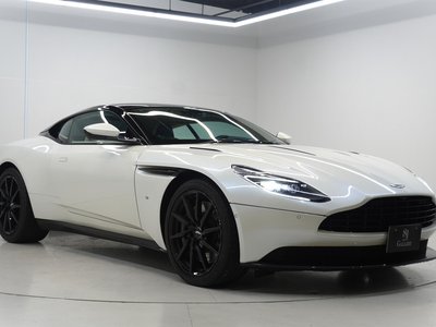 ASTON MARTIN DB11 - 4