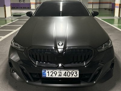 BMW 5 SERIES - 1