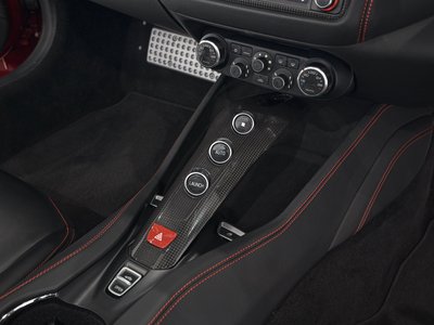 2016 FERRARI CALIFORNIA T — миниатюра 17
