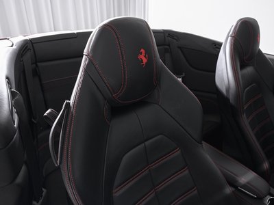 2016 FERRARI CALIFORNIA T — миниатюра 23